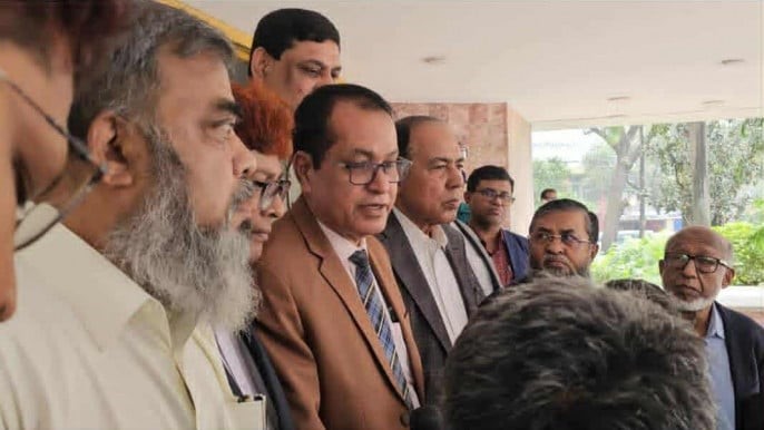 গভর্নরের সঙ্গে ব্যবসায়ীদের বৈঠক: সুদহার এক অঙ্কে নামানোর দাবি